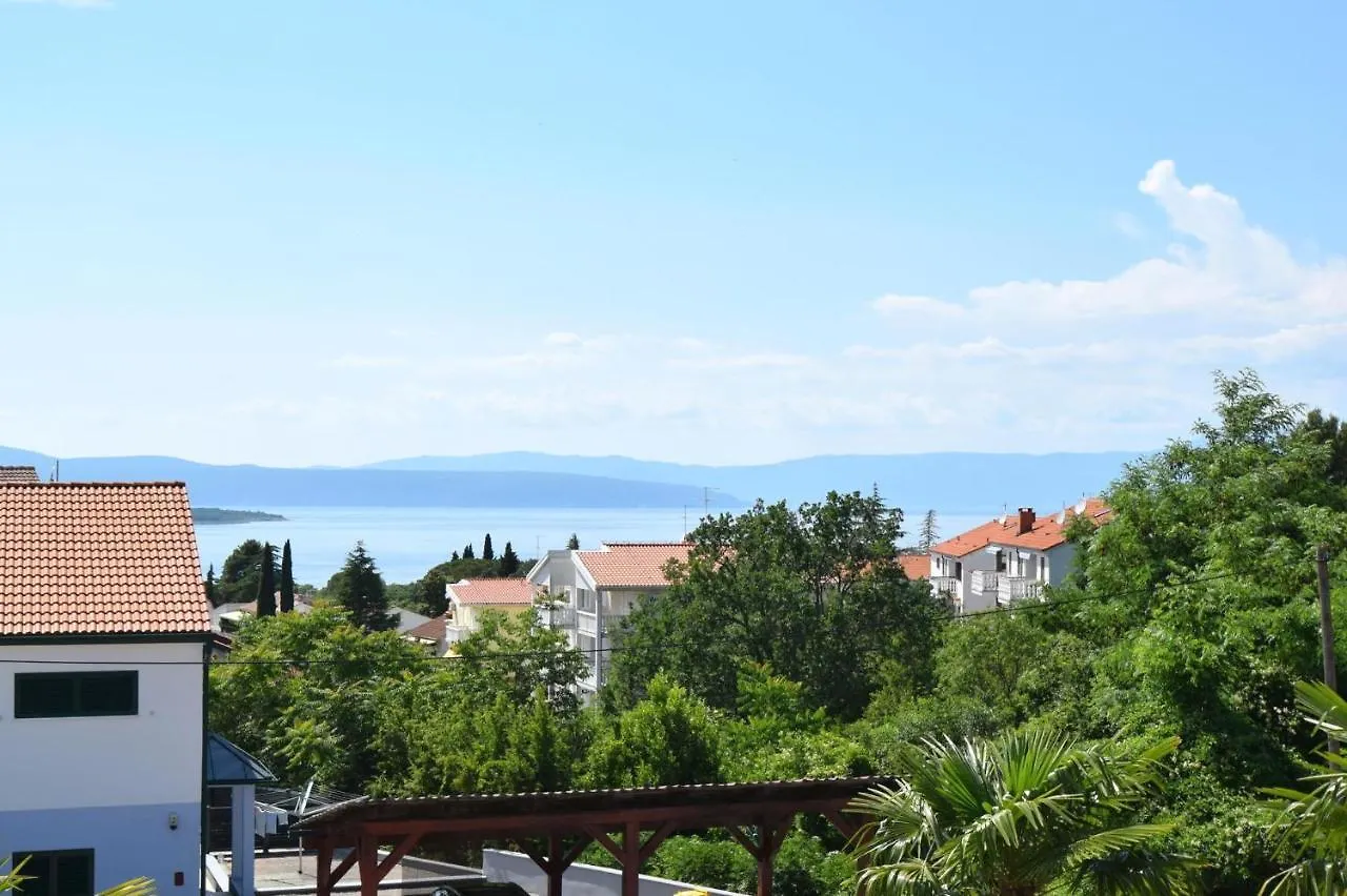 Apartment Mila Malinska 3*,  Croatia