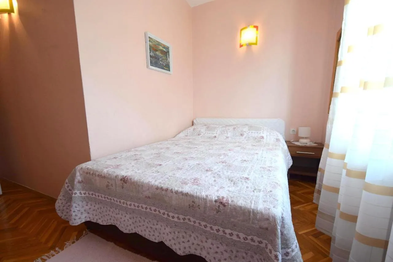 Apartment Mila Malinska Guest house