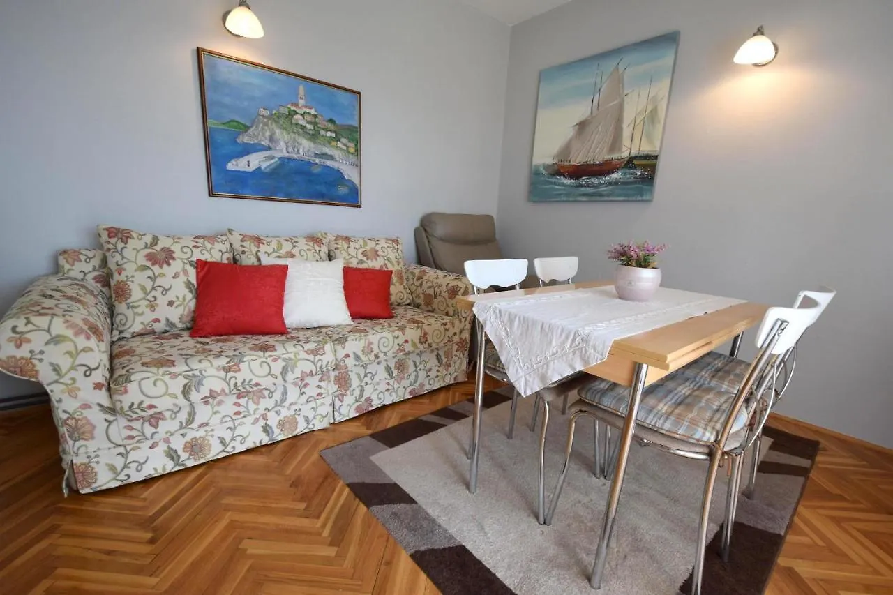Apartment Mila Malinska Guest house